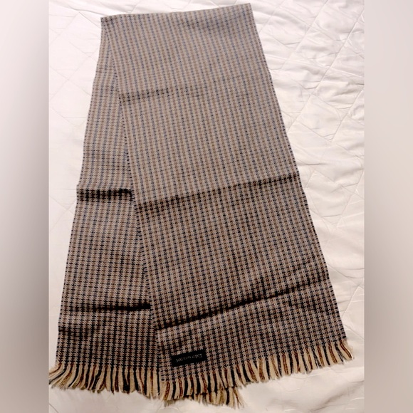 NWOT Saks Fifth Avenue Beige and Blue Unisex Scarf Length 58” - Picture 6 of 6